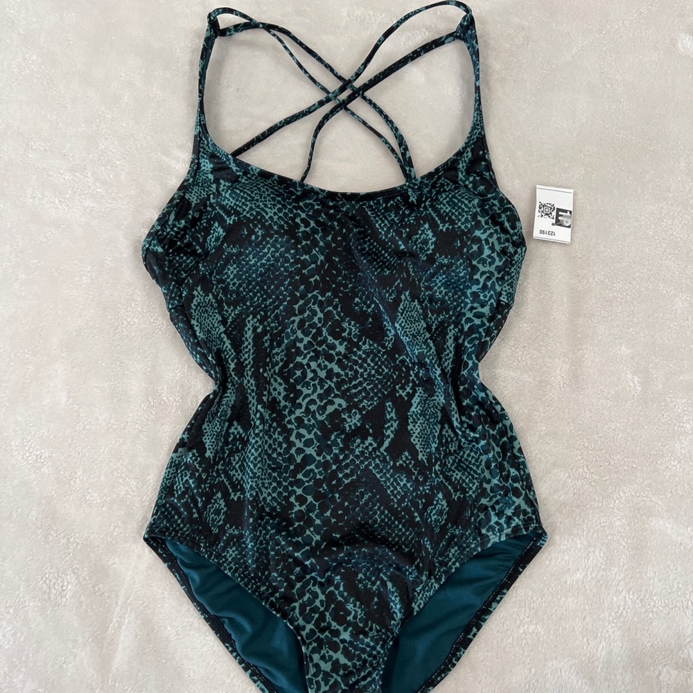 One piece swimsuit🩱